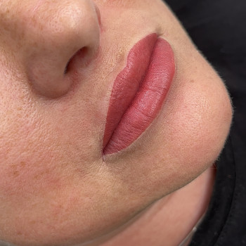Перманентний макіяж губ
                    Мастер перманентного макияжа Ирина Киев