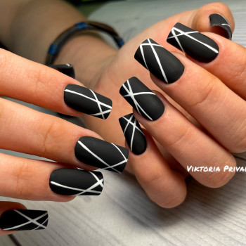 Чорний манікюр матовий лінії, фото - Майстер манікюру Вiкторiя Привалова