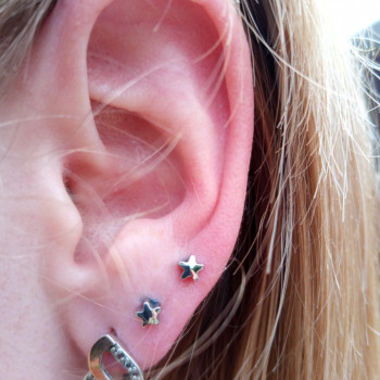 Дівчина 25 років