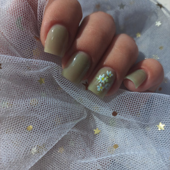 маникюр с цветами