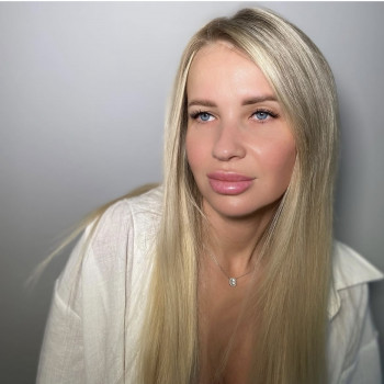 Наращивание ресниц
                    Лешмейкер Юлия Черновцы