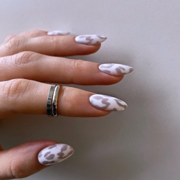 білий манікюр, манікюр з принтами