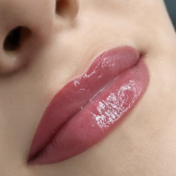 Перманентний макіяж губ
                    Майстер перманентного макіяжу Наталя Тернопіль