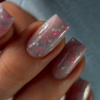 рожевий манікюр, манікюр з гліттером