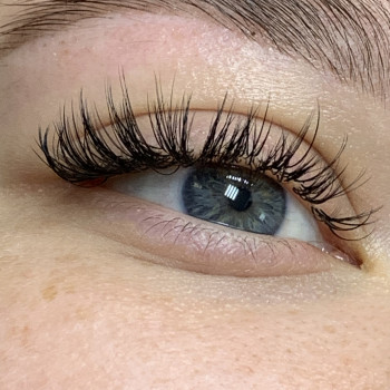 Мокрий ефект нарощування вій
                    Лешмейкер Татьяна Одеса