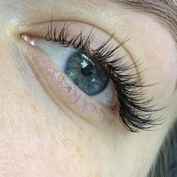 Мокрий ефект нарощування вій
                    Лешмейкер Татьяна Одеса