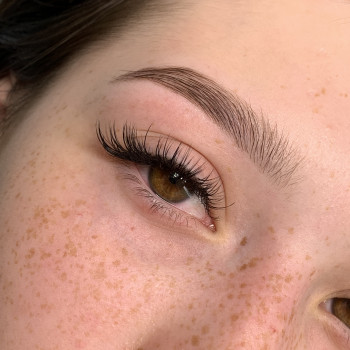 Мокрий ефект нарощування вій
                    Лешмейкер Татьяна Одеса