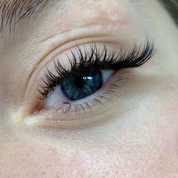 Мокрий ефект нарощування вій
                    Лешмейкер Татьяна Одеса