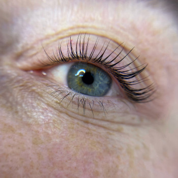 Ламинирование ресничек
                    Лешмейкер Ксения Киев