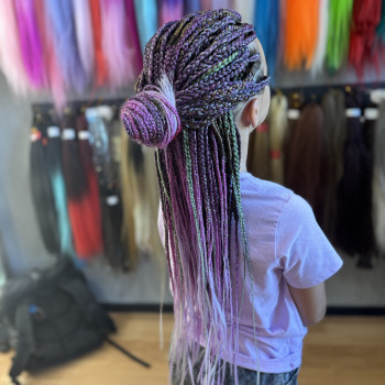 Вплетення комплекту або повітряних косичок
                    Брейдер  Житомир