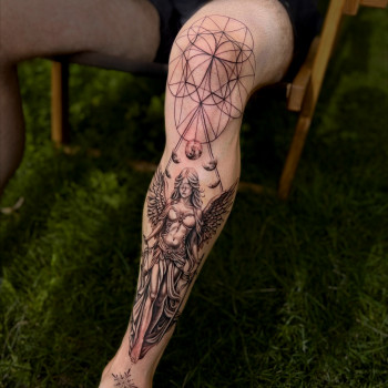 Велике тату
                    Тату салон TATTOO LAMARCH Київ