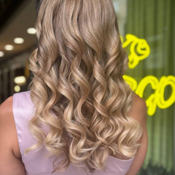 Макияж та зачіска
                    Салон красоты Fargo Киев