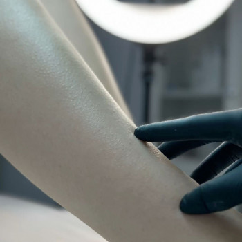 Депіляція ноги повністю
                    Мастер депиляции Світлана Черкассы