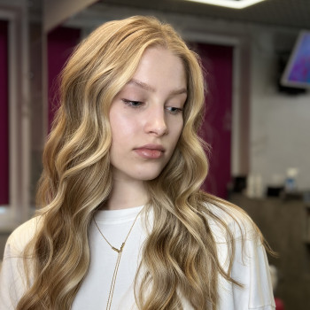  #укладка блонд
локони на плойку для красуні ✨