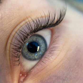 Нарощування вій Класика