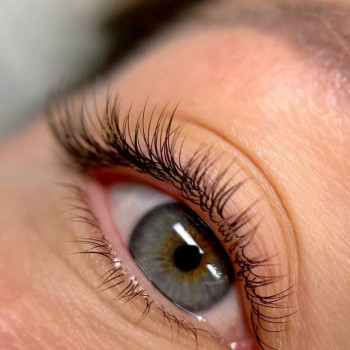 Нарощування вій Класика