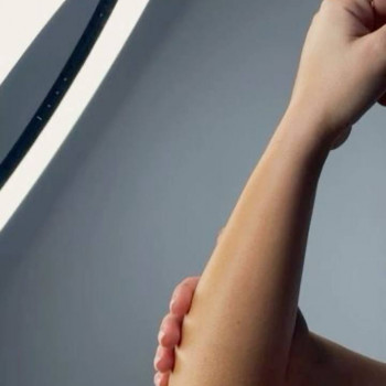 Воскова депіляція рук