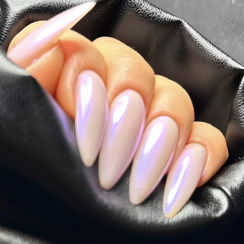 Нарощування нігтів
                    Салон краси Esthetique Київ