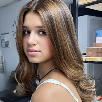 Після 
Бразильский блонд у карамельних тонах