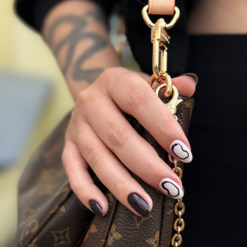 Манікюр зі зняттям та покриттям
                    Салон красоты Fargo Киев