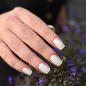 Манікюр зі зняттям та покриттям
                    Салон красоты Fargo Киев