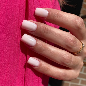 Манікюр зі зняттям та покриттям
                    Салон красоты Fargo Киев