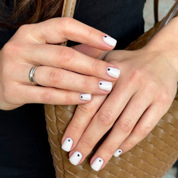 Манікюр зі зняттям та покриттям
                    Салон красоты Fargo Киев