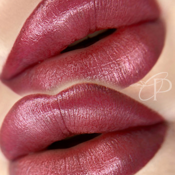 Татуаж губ
                    Майстер перманентного макіяжу Елена Кривий Ріг