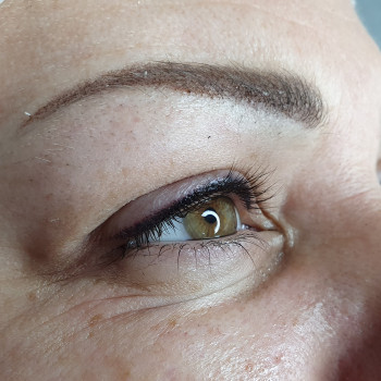 Міжвійова стрілка
                    Мастер перманентного макияжа Алёна Киев