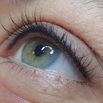 Міжвійова стрілка
                    Мастер перманентного макияжа Алёна Киев