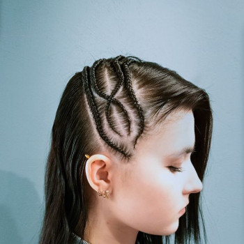 Брейди зі свого волосся
   