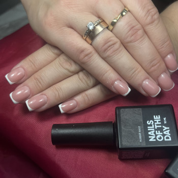 Манікюр
                    Майстер манікюру Виктория Шостка