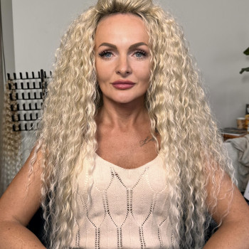 Афрокучері
                    Майстер з нарощування волосся Анна Луцьк