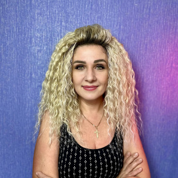 Афрокучері
                    Майстер з нарощування волосся Анна Луцьк