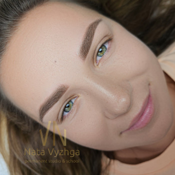 Перманентний макіяж брів техніці пудрові брови