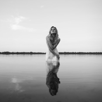 Чб фотосессия в воде, фото - Фотограф Глеб Мунтян