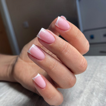 Манікюр. Укріплення нігтів гелем
                    Мастер маникюра Любов Сумы