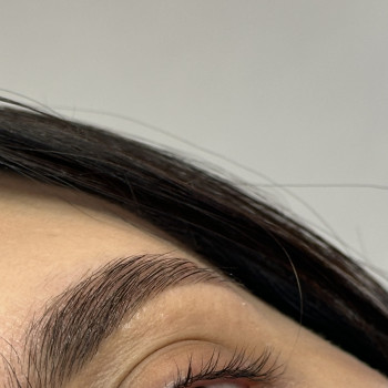 Корекція фарбування брів та ламінування вій