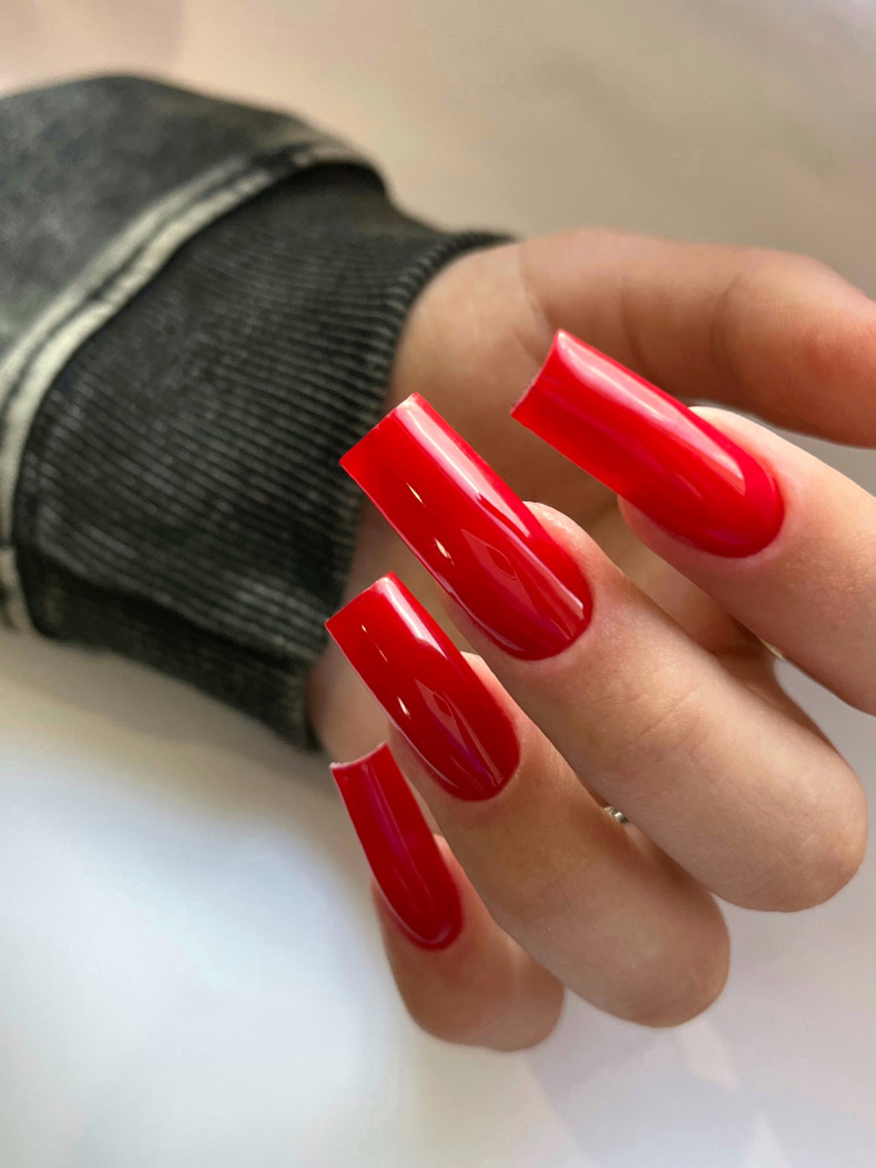 Червоний манікюр на довгі нігті, фото - Майстер манікюру Ліка Nails
