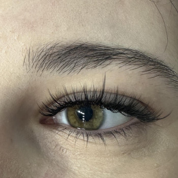 Нарощування вій