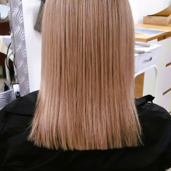 Ботокс для волосся
                    Перукар-колорист Оксана Київ