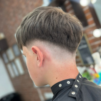 чоловіча стрижка