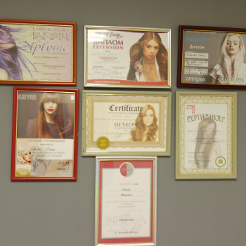 Фарбування коріння волосся
                    Парикмахер-колорист Ольга Днепр