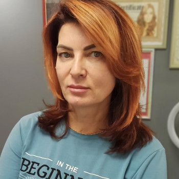 Фарбування коріння волосся
                    Парикмахер-колорист Ольга Днепр