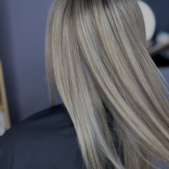 Складні техніки фарбування
                    Перукар Анастасия Чернівці