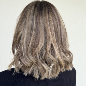 Складні техніки фарбування
                    Перукар Анастасия Чернівці