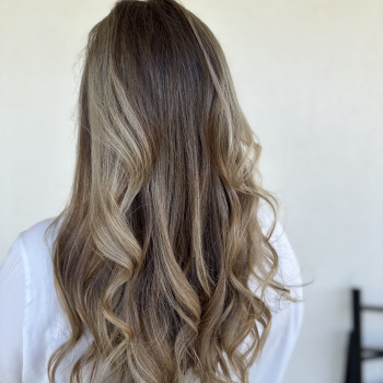 Складні техніки фарбування
                    Перукар Анастасия Чернівці