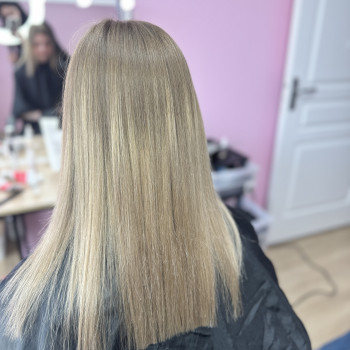 Холодна реконструкція волосся
                    Парикмахер Анастасия Черновцы