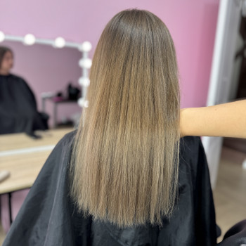 Холодна реконструкція волосся
                    Парикмахер Анастасия Черновцы