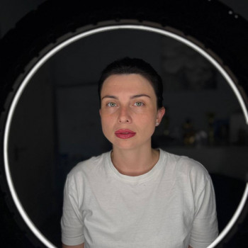 Перманентний макіяж губ
                    Тату мастер Дарина Буча